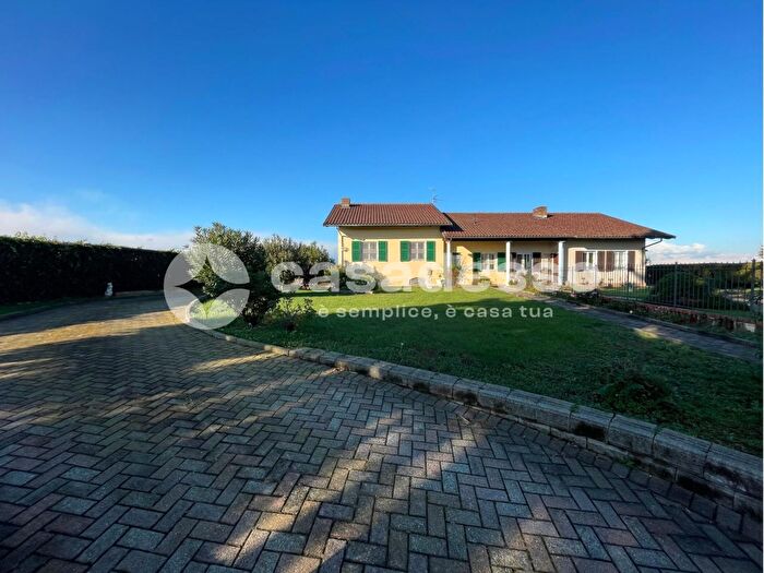 Casa con 6 locali in vendita in Via Guido Bobba, Cigliano