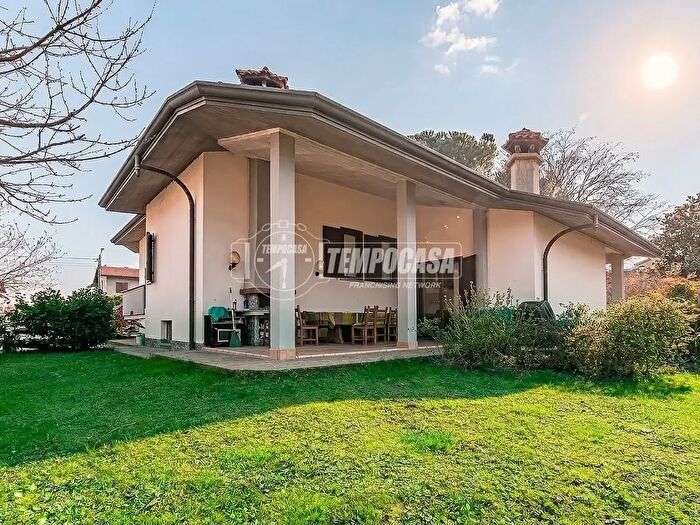 Casa quadrilocale in vendita in Viale Europa B, Gorla Maggiore