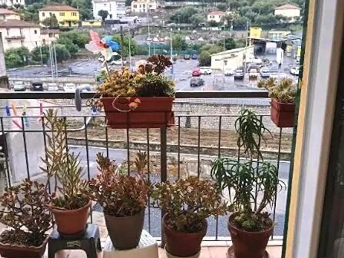 Appartamento trilocale in vendita in Anna Frank, Imperia