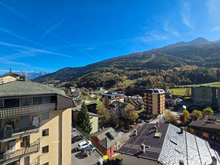 Appartamento trilocale in affitto in Corso Roma, Aprica