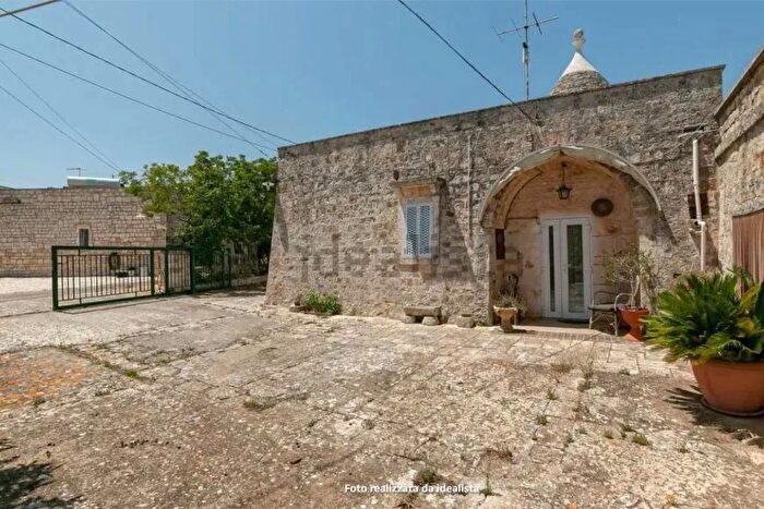 Casa trilocale in vendita in Contrada Uacella Locorotondo Bari Locorotondo, Locorotondo