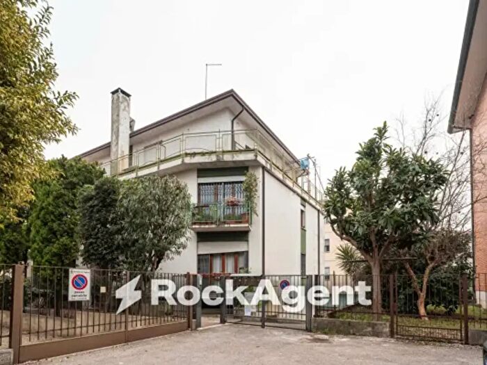 Appartamento con 5 locali in affitto in Via Marco Antonio Calza, Padova