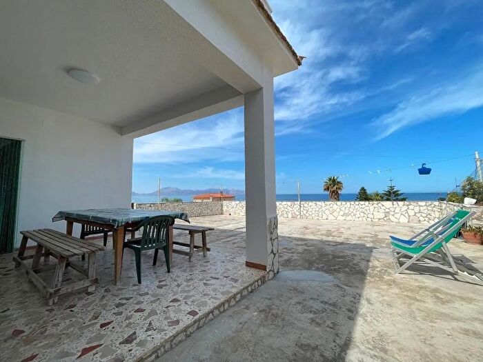 Casa trilocale in affitto in Contrada San Cataldo Snc, Trappeto