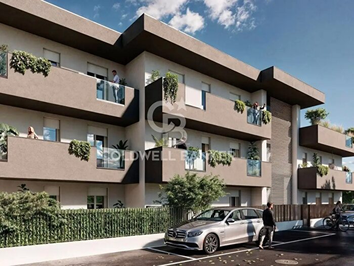 Appartamento quadrilocale in vendita in Via Rimembranze, Desenzano Del Garda