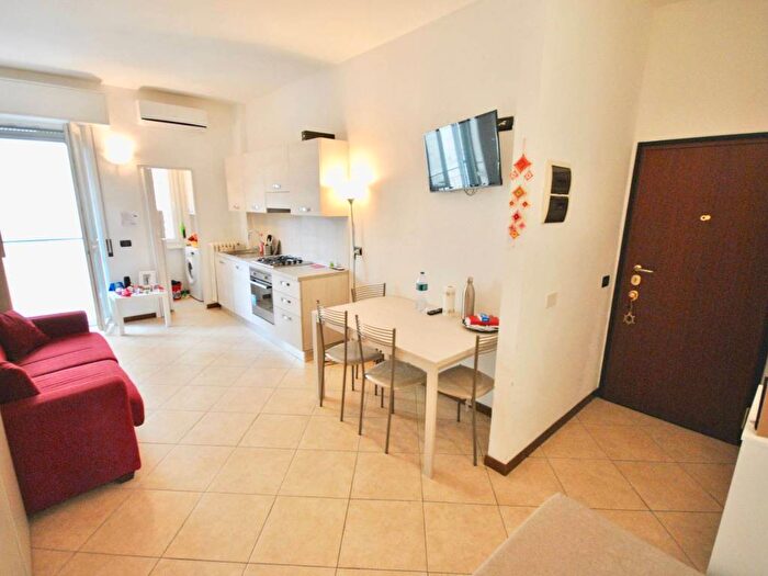 Appartamento monolocale in affitto in Via Giacomo Zanella, Argonne Corsica, Milano