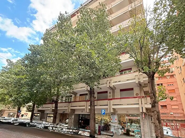 Appartamento trilocale in vendita in Via Gregorio Ugdulena, Palermo
