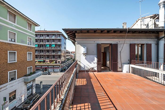 Appartamento con 8 locali in vendita in Via Nicola Antonio Porpora, Milano