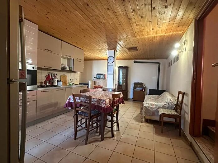 Appartamento trilocale in vendita in Centro Via San Martino, Asti