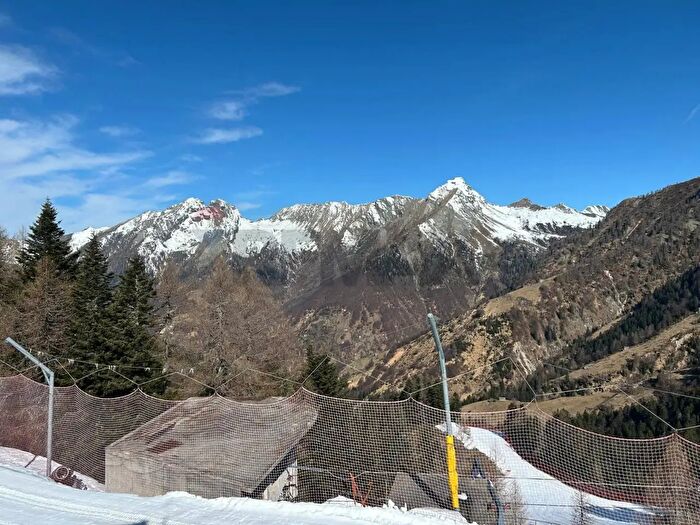 Appartamento bilocale in vendita in Craveggia