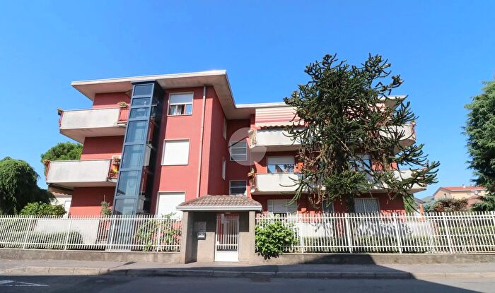 Appartamento trilocale in vendita in Via Donatello, Rho