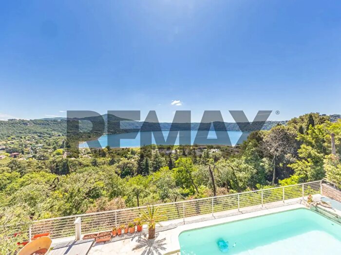 Appartamento con 6 locali in vendita in Viale Bruno Buozzi, Castel Gandolfo