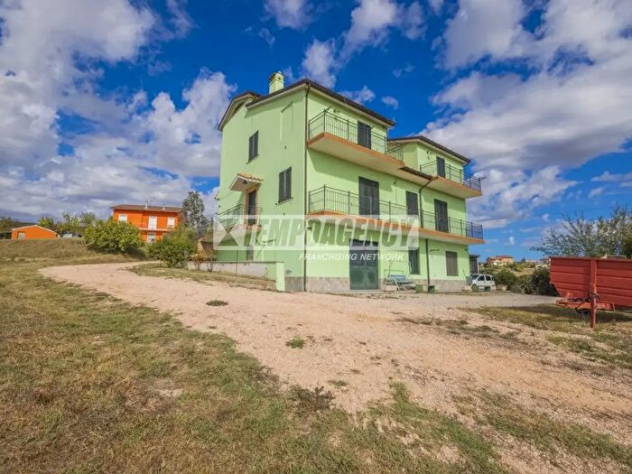 Casa con 8 locali in vendita in Contrada Macarre, Mogliano