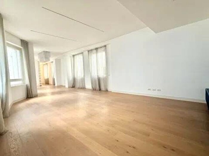 Appartamento quadrilocale in affitto in Foro Buonaparte No Number, Cadorna Castello, Milano