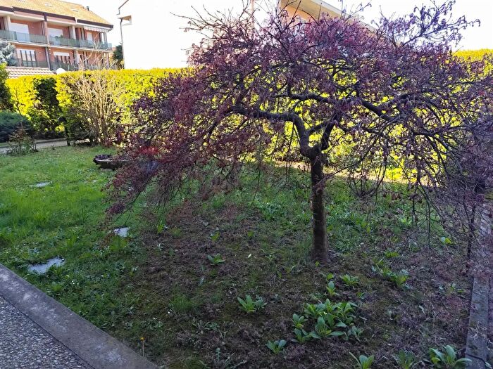 Casa con 5 locali in vendita in Via Villastellone, Chieri