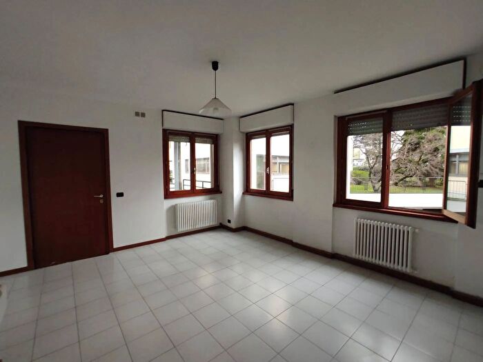 Appartamento bilocale in vendita in Via Lombardia a Bergamo, Bergamo