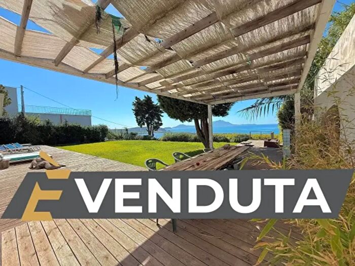 Casa trilocale in vendita in Via Plutarco, Bacoli