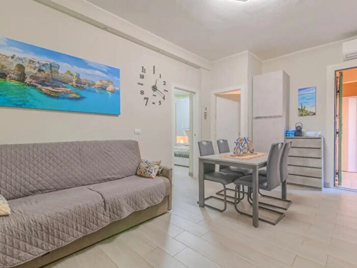 Appartamento bilocale in vendita in Via Indipendeza Ceriale, Ceriale