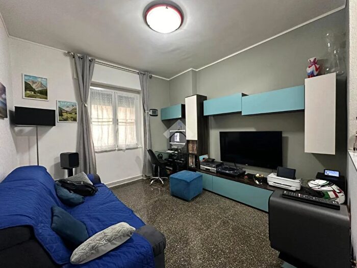 Appartamento quadrilocale in vendita in Via Coronata, Genova