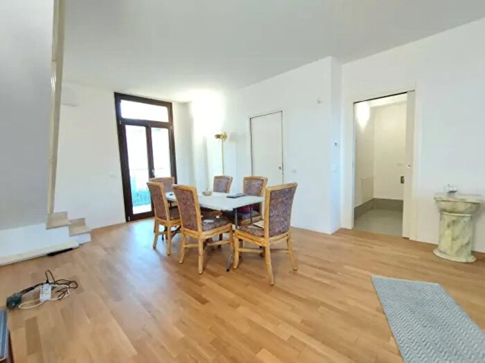 Appartamento quadrilocale in vendita in Via Larga, Rho