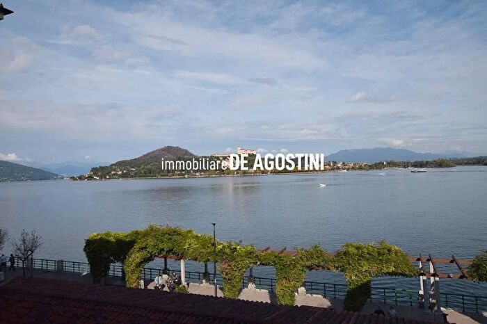 Appartamento trilocale in affitto in Corso Cavour Arona Novara, Arona