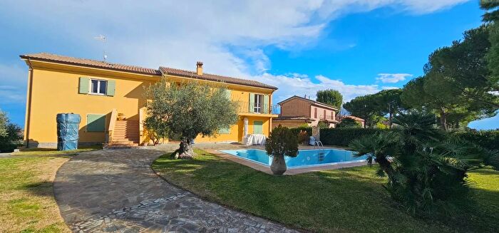 Casa con 10 locali in vendita in Contrada Castelletta Civitanova Marche Macerata, Civitanova Marche