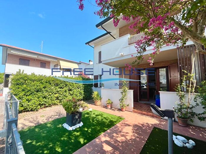 Casa bilocale in affitto in Via Pinarella, Pinarella, Cervia