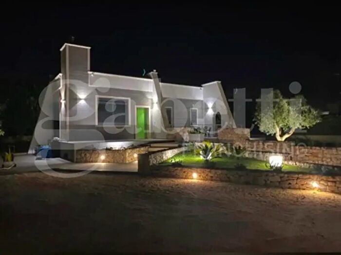 Casa quadrilocale in vendita in Cda Monte Convergola Sn, Ostuni