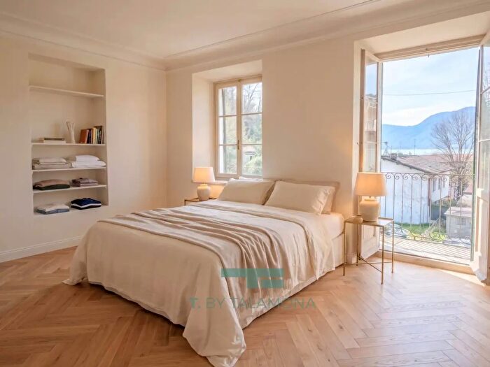 Appartamento trilocale in vendita in Via a Bertoni, Luino