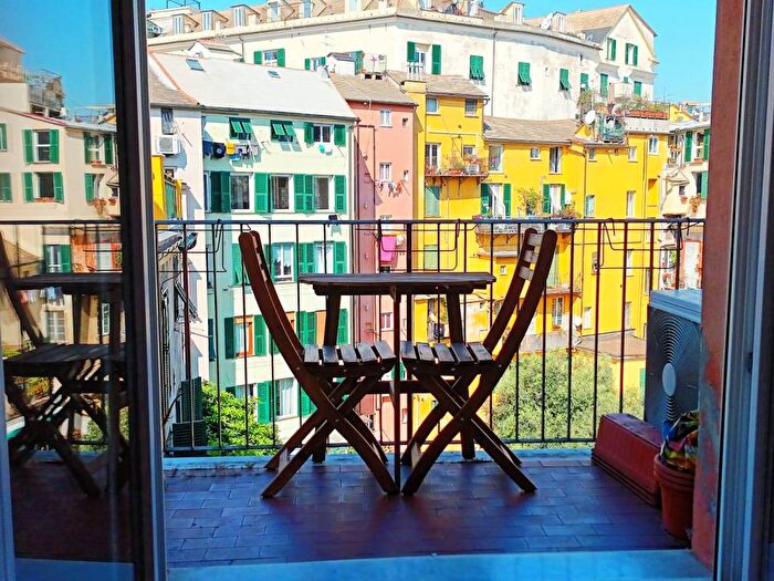 Appartamento trilocale in affitto in Stradone SantAgostino, Molo, Genova