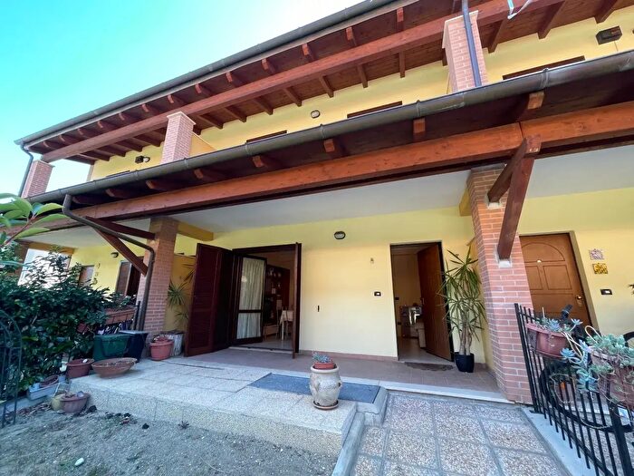 Casa con 7 locali in vendita in Via R Paolucci, Manoppello