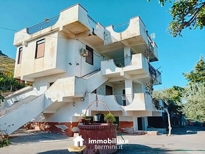 Appartamento quadrilocale in vendita in Contrada Caracoli, Termini Imerese