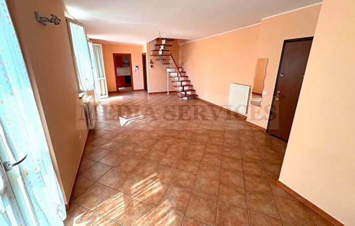 Appartamento trilocale in vendita in Piazza Unità dItalia N°, Garlasco