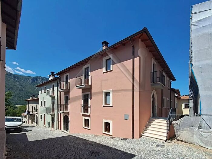 Casa trilocale in vendita in Via dell'Ospedale, Sant'Eusanio Forconese