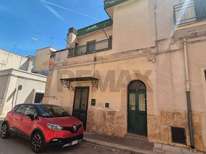 Casa trilocale in vendita in Via Giuseppe Mazzini, Turi