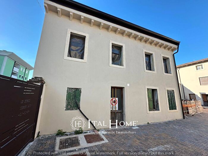 Casa quadrilocale in vendita in Via Venezia, San Giovanni Lupatoto