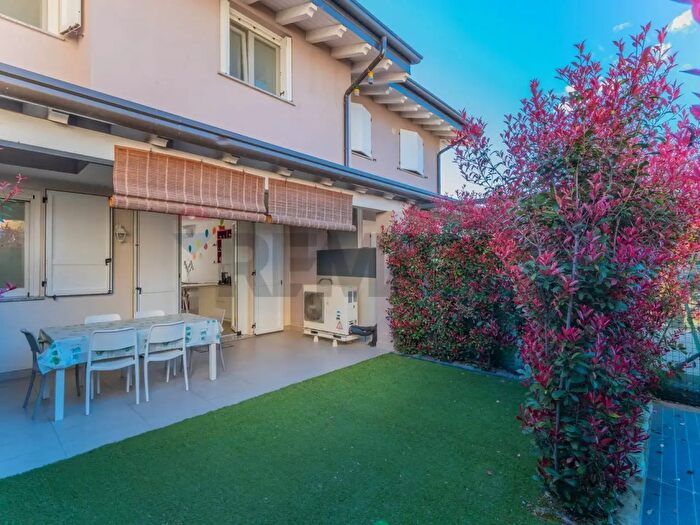 Casa trilocale in vendita in Via Calatafimi, Parabiago