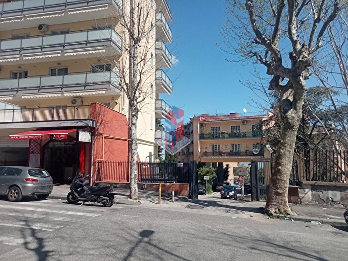 Appartamento bilocale in vendita in Via BCavallino Adiacenze Villa Partenope, Napoli