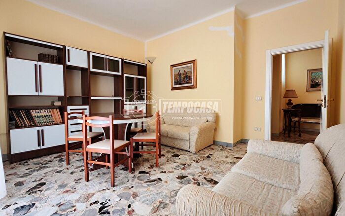 Appartamento trilocale in vendita in Via Diana, Gioia Del Colle