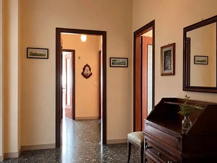 Appartamento quadrilocale in vendita in Via Trento, Vigevano