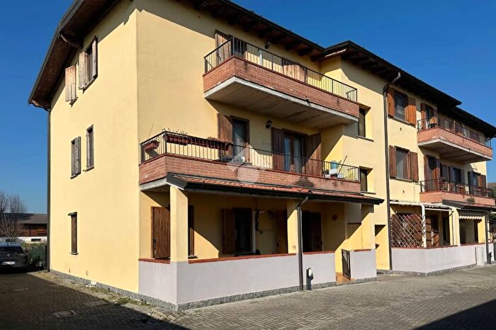 Appartamento monolocale in vendita in Via Giovanni Pascoli, Crespiatica