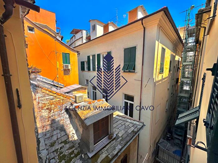 Appartamento bilocale in affitto in Via Aprile, Centro Città, Genova