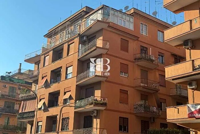 Appartamento trilocale in vendita in Via di Boccea RomaBoccea, Roma