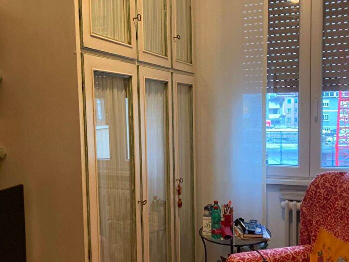 Appartamento con 5 locali in affitto in VIA COSTANZA, Washington, Milano