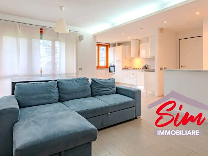 Appartamento trilocale in vendita in Via Monte San Gabriele E, Novara