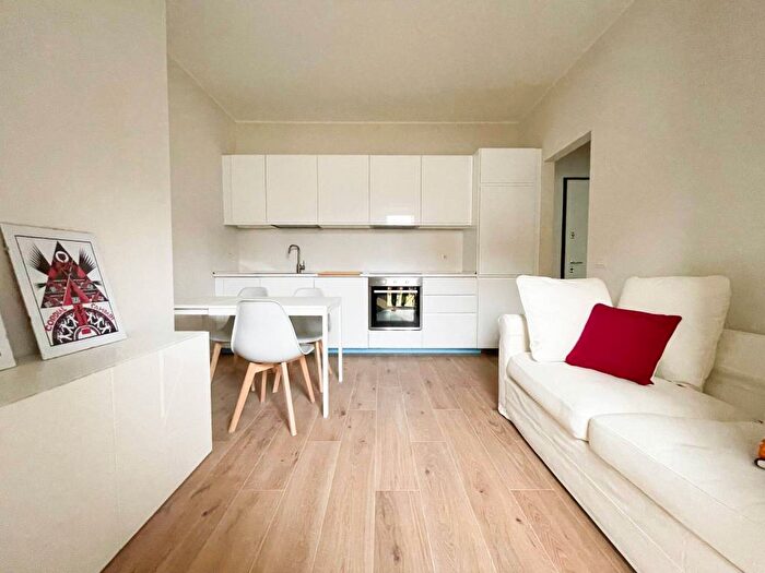 Appartamento bilocale in affitto in Via Lorenteggio, Piazza Napoli, Milano