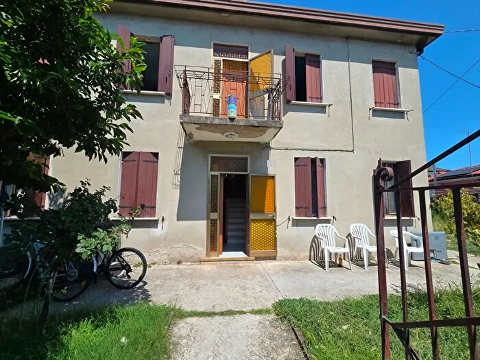 Casa con 5 locali in vendita in Calcroci, Camponogara