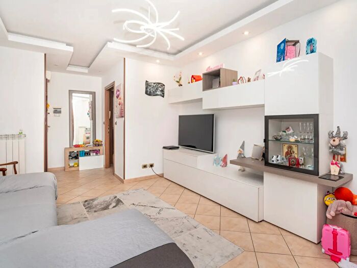 Appartamento trilocale in vendita in Strada Altessano, Torino