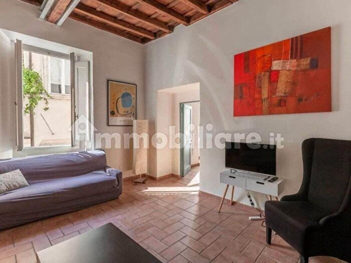 Appartamento quadrilocale in affitto in Campo de' Fiori, Roma