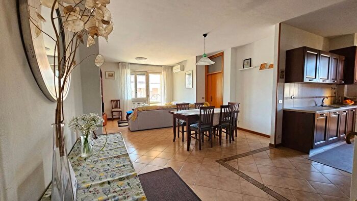 Appartamento con 5 locali in vendita in Via Caravaggio Cattolica, Cattolica