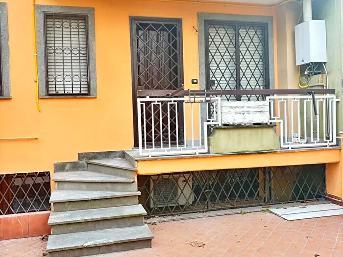 Casa quadrilocale in vendita in Via Orazio Borgianni, Roma